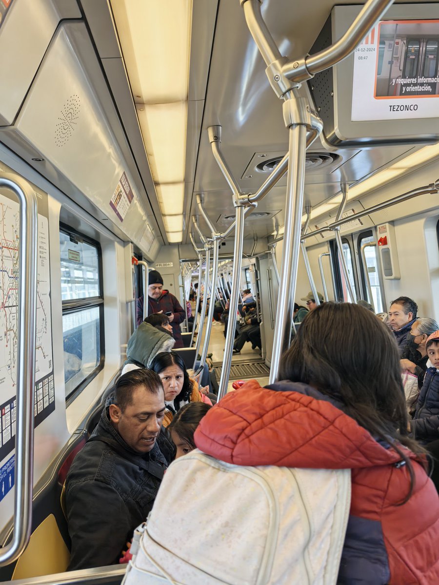 AleCruzLuna's tweet photo. Esta vacío el metro de la linea 12 ahora por que se va parando @MetroCDMX @telediario @GobCDMX @LaSEMOVI https://t.co/lKXWJZHoEW