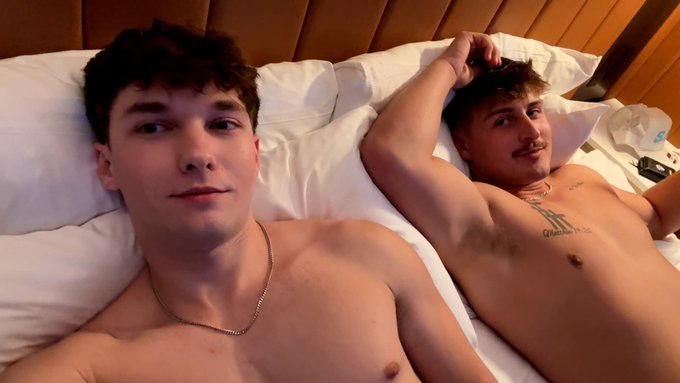 2 pic. just got used by my first straight guy. I hope his gf will never know. https://t.co/uvlYajwYTo