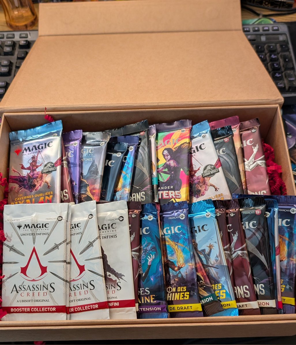 Adyboo (@misteradyboo) on Twitter photo Ho Ho Ho ! Je me transforme en papa noël du carton cette année grâce à Magic !
Concours de fou pour remporter 27 boosters dont 3 collectors !
Suivez <a href="/Wizards_MagicEU/">Magic Europe</a> et moi
RT
Et le TAS aura lieu le 31 décembre
Et ça marche si tu habites en Europe !
Bon chance 🍀
#mtgholidays Ho Ho Ho ! Je me transforme en papa noël du carton cette année grâce à Magic !
Concours de fou pour remporter 27 boosters dont 3 collectors !
Suivez <a href="/Wizards_MagicEU/">Magic Europe</a> et moi
RT
Et le TAS aura lieu le 31 décembre
Et ça marche si tu habites en Europe !
Bon chance 🍀
#mtgholidays