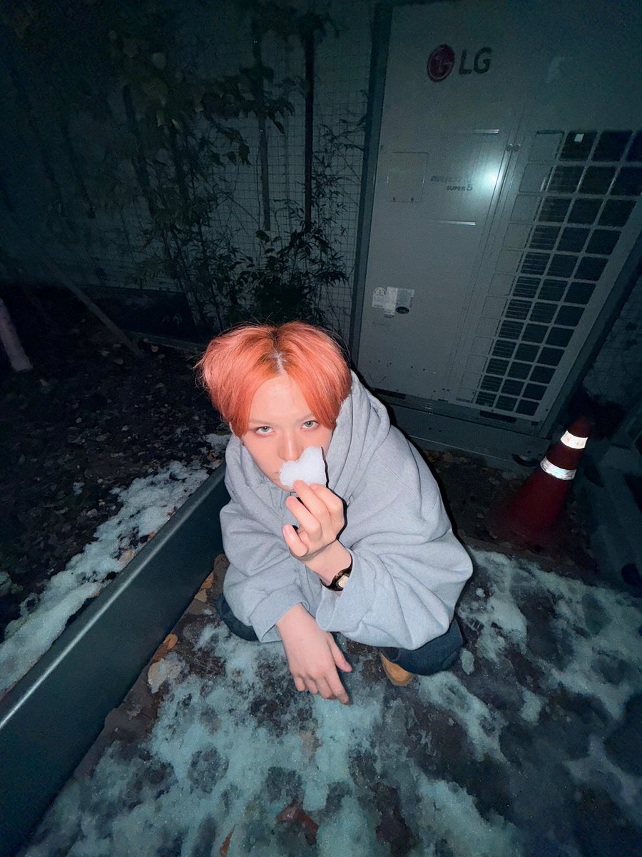 YSHFILM's tweet photo. weverse update 🎄❤️

#요시 #YOSHI #���シ https://t.co/nmkILoCBKP