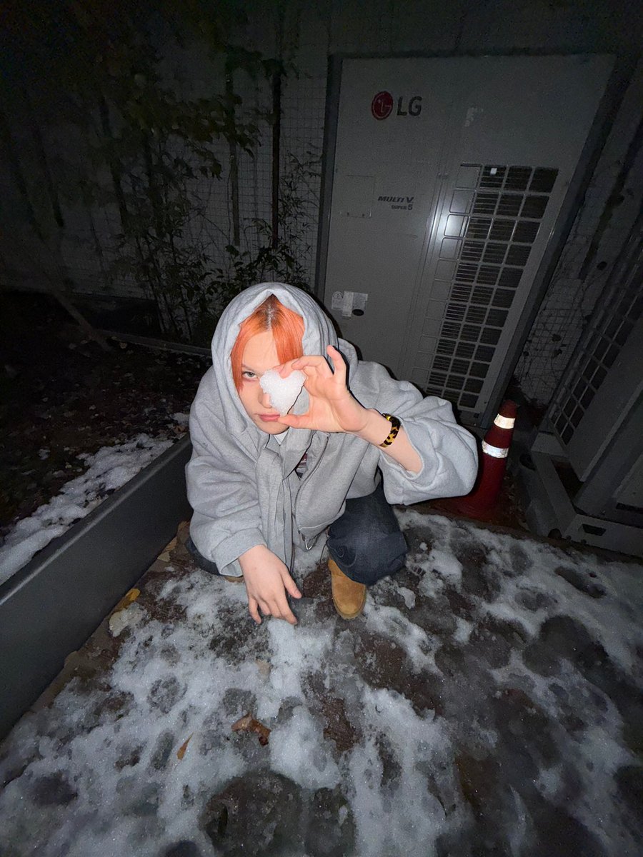 YSHFILM's tweet photo. weverse update 🎄❤️

#요시 #YOSHI #���シ https://t.co/nmkILoCBKP