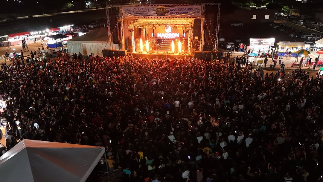 taciolorran's tweet photo. 💰 Prioridades?

A cidade de Aguiarnópolis, onde uma ponte desabou no domingo e deixou 3 mortos e 14 desaparecidos, pagou R$ 1,8 milhão em cachês a artistas para apresentações em festivais neste ano

Do total, R$ 1 milhão foi enviado por deputados via emendas Pix

🧶