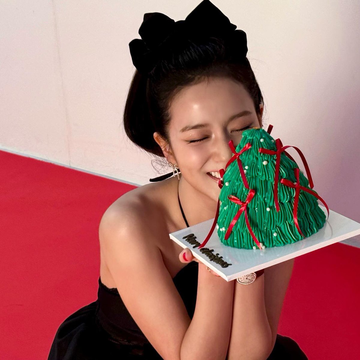 jisoo pics tweet media