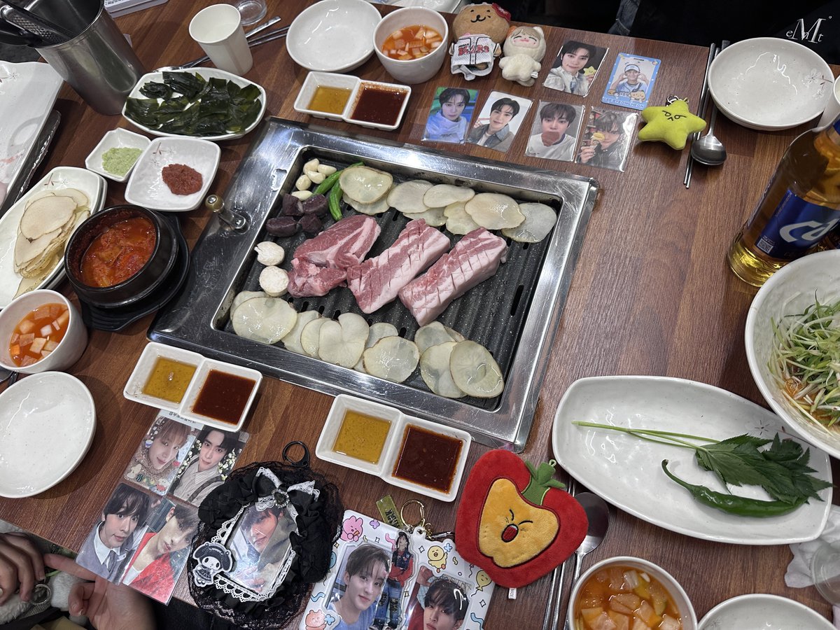 ON_9982's tweet photo. 📍후발대 잠실

크리스마스입니다!!!!! 🎄🎄🎄🎄 https://t.co/fuvjaX3h4x