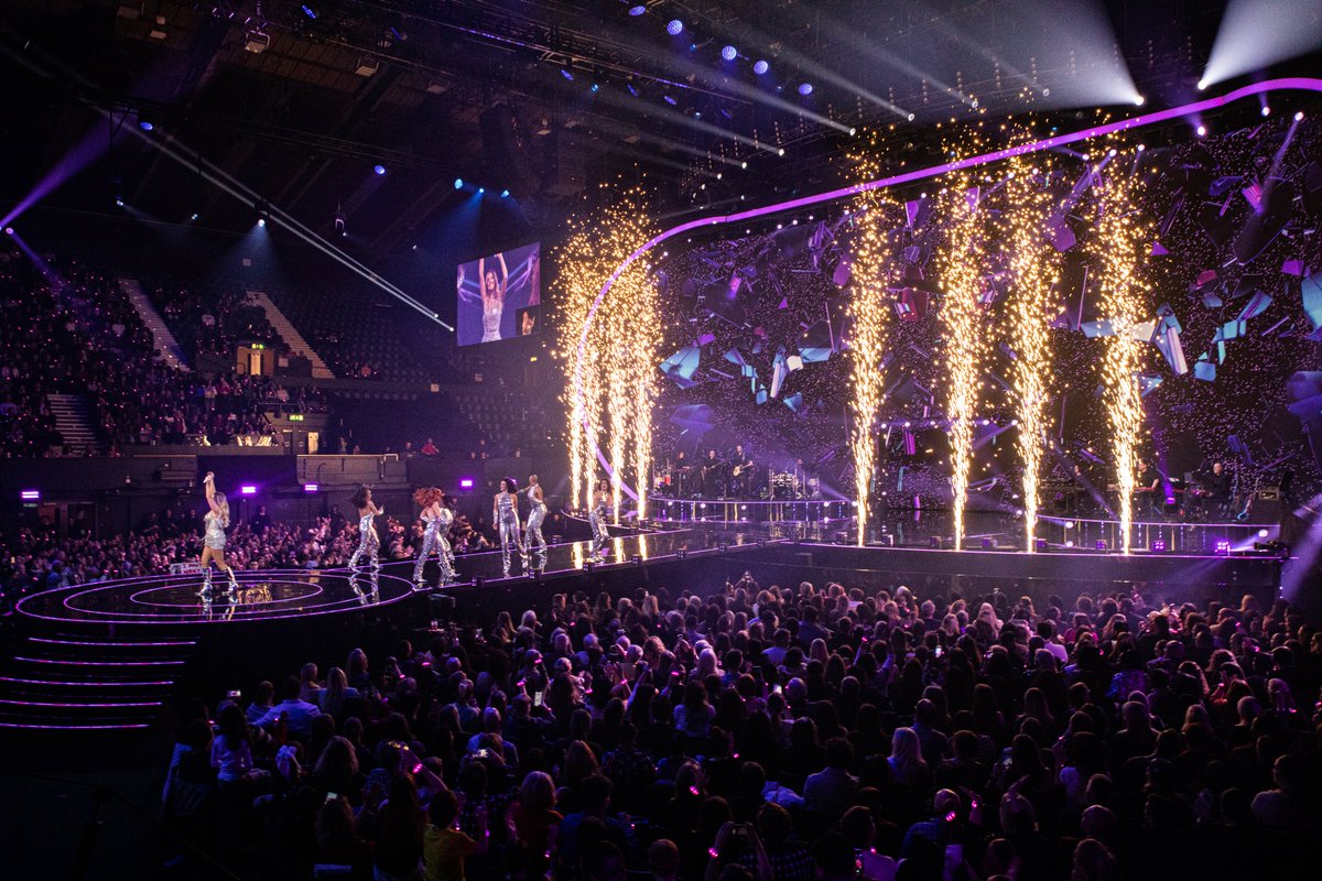 PerrieHQ's tweet image. About last night... 🍾 You can watch the show on ITVX now - just search “The National Lottery’s New Year’s Eve Big Bash #TNLBigBash  #NYEBigBash @TNLUK  @tbimedia