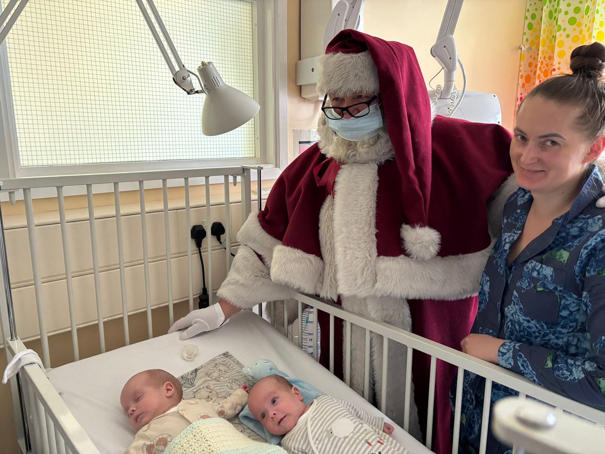 Father Christmas and his elves made a stop to visit the children, babies and their families at Pilgrim Hospital today thanks to Kirk Connected Construction.

Staff, parents and children were given gifts by Father Christmas to bring a smile to their faces before the big day. 🎅