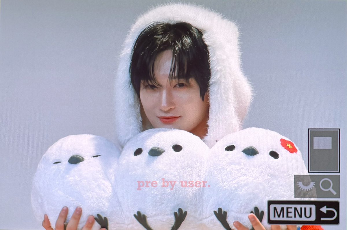 user_1997_0219's tweet photo. 241224 에버라인 팬싸

🐦🐦🐦🐰🍡

#다크비 #DKB
#이찬 #이창민 #E_CHAN
#MerryChristmas https://t.co/Pei6sO1GsI