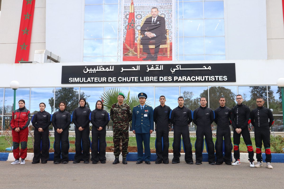 FAR_Maroc_'s tweet photo. في ظل دينامية التعاون التي تجمع المغرب والصين في المجال العسكري، قام وفد صيني بزيارة للواء الأول للمشاة المظليين يومي 20 و21 دجنبر 2024 وذلك بهدف تبادل التجارب والخبرات المتعلقة بالقفز المظلي. https://t.co/SQk4jxhao0