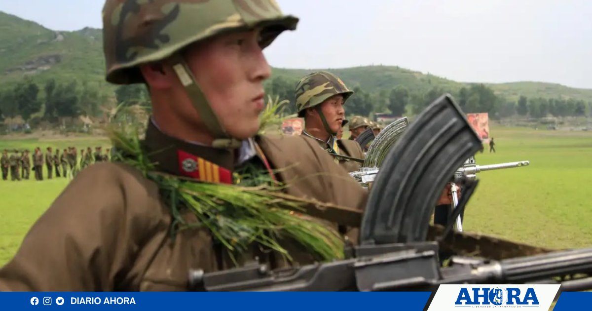 DiarioAhoraHco's tweet photo. 🛑 #AhoraMundo || El Estado Mayor Conjunto de Corea del Sur informó que las tropas norcoreanas enviadas para apoyar a Rusia en la guerra contra Ucrania han registrado más de 1,100 bajas, entre muertos y heridos, desde que comenzaron a participar en el conflicto. Este despliegue es parte de una creciente colaboración militar entre Moscú y Pyongyang.
📲 𝐈𝐧𝐟𝐨𝐫𝐦𝐚𝐜𝐢ó𝐧 𝐜𝐨𝐦𝐩𝐥𝐞𝐭𝐚 𝐞𝐧 𝐧𝐮𝐞𝐬𝐭𝐫𝐚 𝐰𝐞𝐛 🌐
¡𝘏𝘢𝘻 𝘤𝘭𝘪𝘤 𝘢𝘩𝘰𝘳𝘢! 👇
https://t.co/ygzfohE8FA