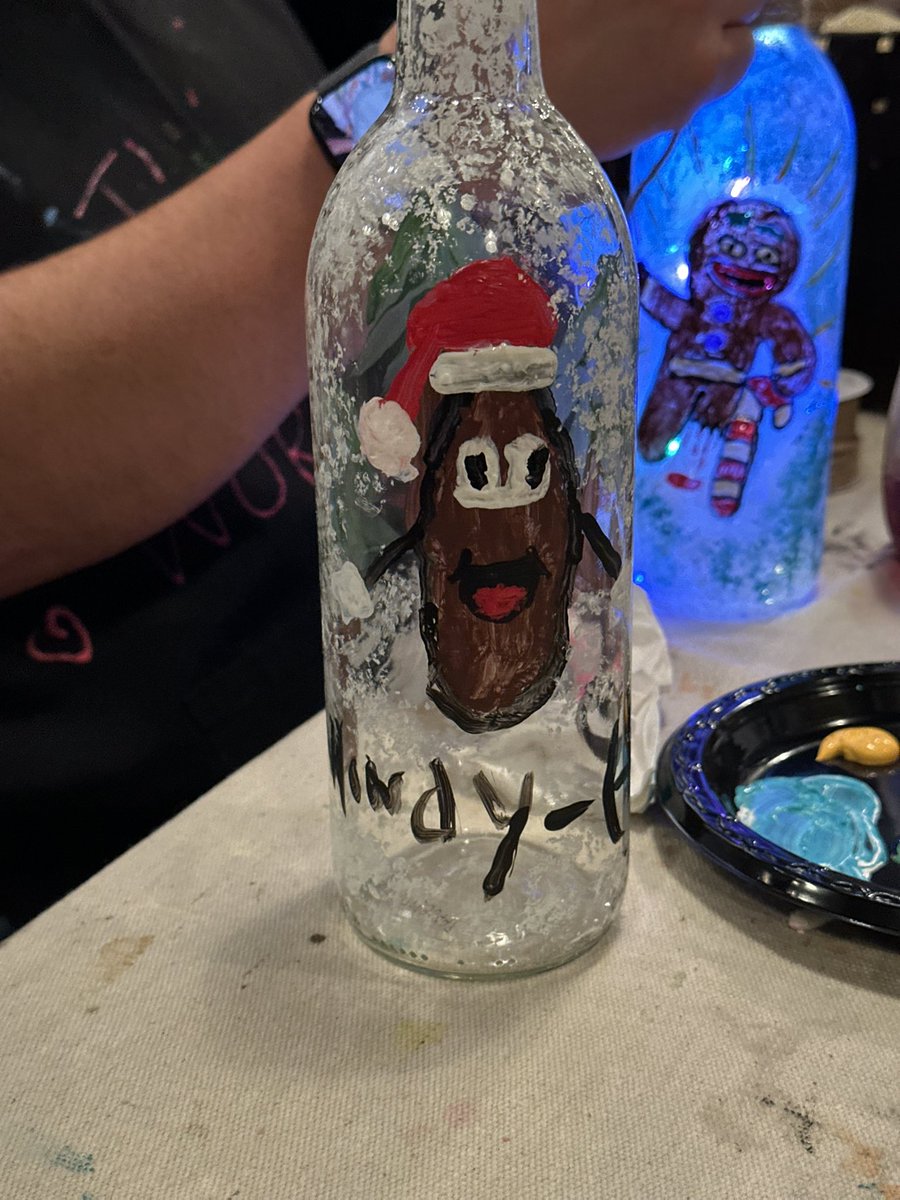 CanvasCBY's tweet photo. ‘Twas 2 days before Christmas and all through the place, our Holiday Paint Party had many a smiling face. Thanks to all the fine artists who came out to #SkyBearBrewing -Merry Christmas to All! #CCBY https://t.co/sXstqyq3jx