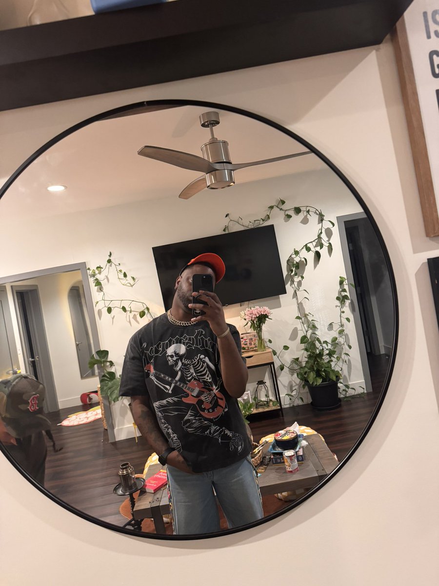 baetenderdick's tweet photo. On Instagram      Vs.        On  X https://t.co/HaoRpE4I1t