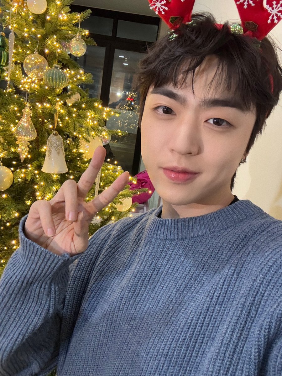 mauvecompany's tweet photo. #JUNNY

 ╭ ◜◝ ͡ ◜◝ ͡ ◜◝ ͡ ◜◝ ͡ ◜◝ ͡ ◜◝ ͡ ◜◝╮
    💙 𝓜𝓮𝓻𝓻𝔂 𝓒𝓱𝓻𝓲𝓼𝓽𝓶𝓪𝓼 🎄
╰ ◟◞ ͜ ◟◞ ͜ ◟◞◟◞ ͜  ◟◞ ͜  ◟◞ ͜ ◟◞ ╯
               O
                   °
　 ∩　∩　     ／￣`>o
　 い_cノ　(ニニニ)
　c/･･ っ　(>∀<* )
　("●" )___とと　)
　 ヽ　 ⌒､ |二二二|
　　しし-し　┻━┻ 💨
