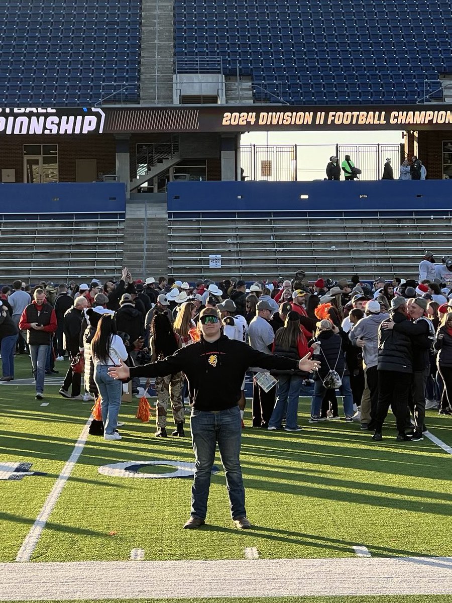 AveryPavlak's tweet photo. Congratulations to @FerrisFootball on winning their 3rd National Championship in the last 4 years. I am proud to be up there next year, and continue the legacy at Ferris State University!#BENASTY
@MIexposure @MichFBFrenzy @CoachParker @CoachFaust1 https://t.co/unTXxILbxE