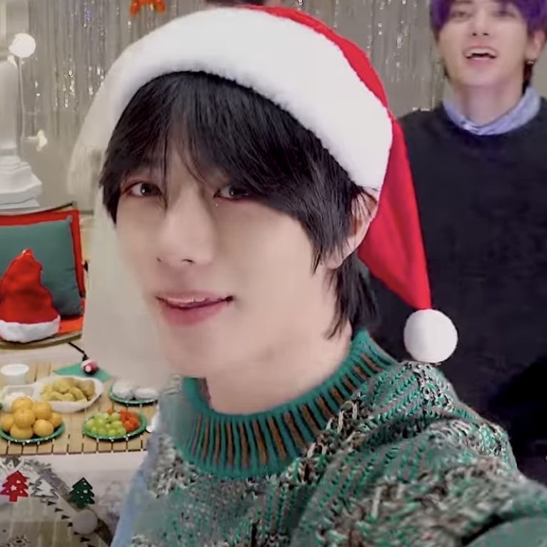 moaquarium's tweet photo. merry christmas 🎅🏻🐬 https://t.co/TJqLVYfIar