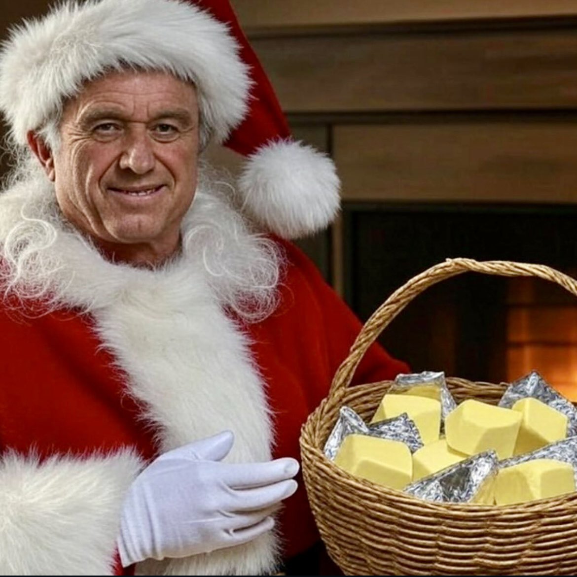 VAforkennedy's tweet photo. A Merry #MAHA Christmas to you and yours! 🎅🏼Cheers to a happy and healthy future for all ❤️🙏🏻🇺🇸🎄 #merrychristmas #rfk #makeamericahealthyagain #butterisbetter https://t.co/LN4NrIZe0i