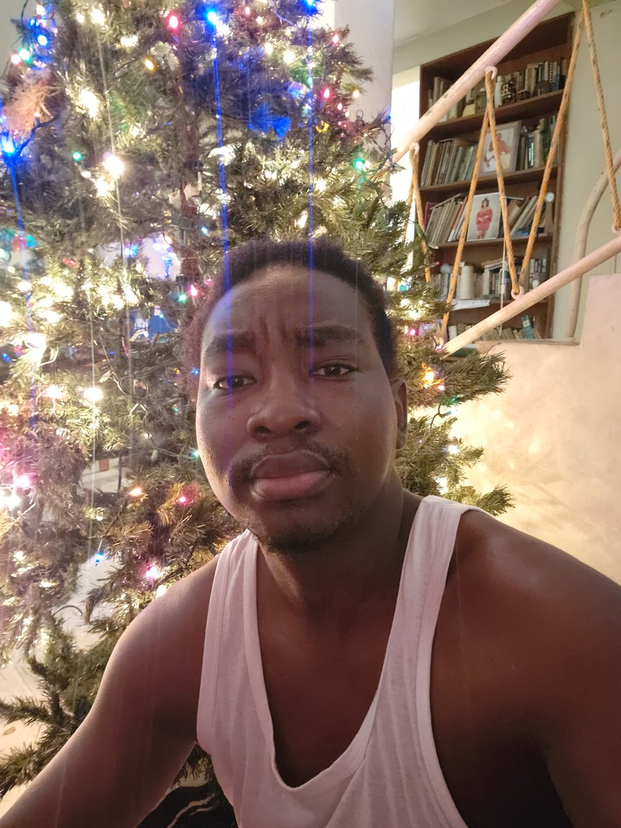 JacquesJeanRob2's tweet image. Sapen sa pou m te al USA lè program Biden nan. Ane a moblije plante l nan kay la 😃