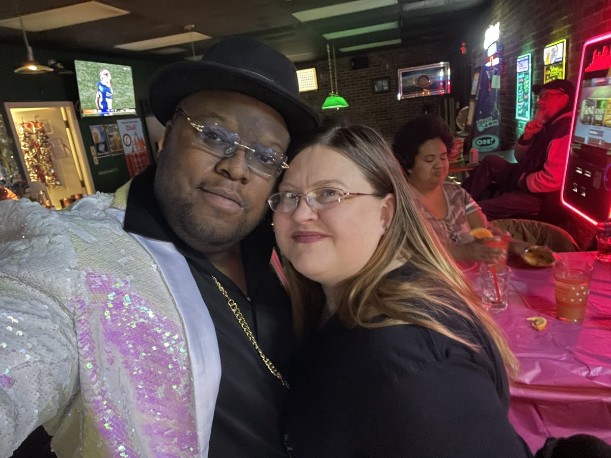 BronsonReggie's tweet photo. I love my new relationship so much I love u my baby Jennifer https://t.co/xvOoz9MMZI