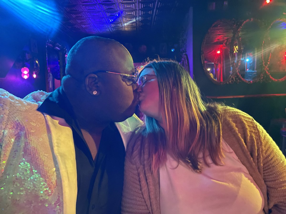 BronsonReggie's tweet photo. I love my new relationship so much I love u my baby Jennifer https://t.co/xvOoz9MMZI