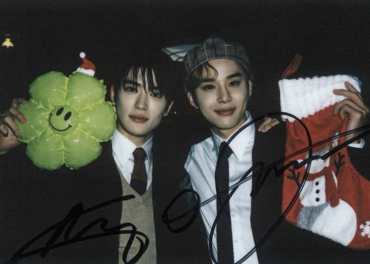 JAEWOOLOOKS's tweet photo. Merry Christmas 🎄🤍 https://t.co/k7xZ7lEHbq