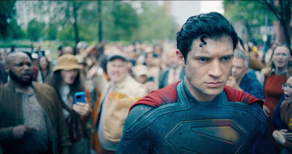 DCFilmNews's tweet image. James Gunn says there's a lot of darkness in #Superman:  

“This isn’t Superman dealing with hope and optimism in light times. He’s dealing with hope and optimism in very difficult, hard times, dark times. And that’s, that’s what the movie is.”

(via thescreenbrief.com/james-gunn-int…)
