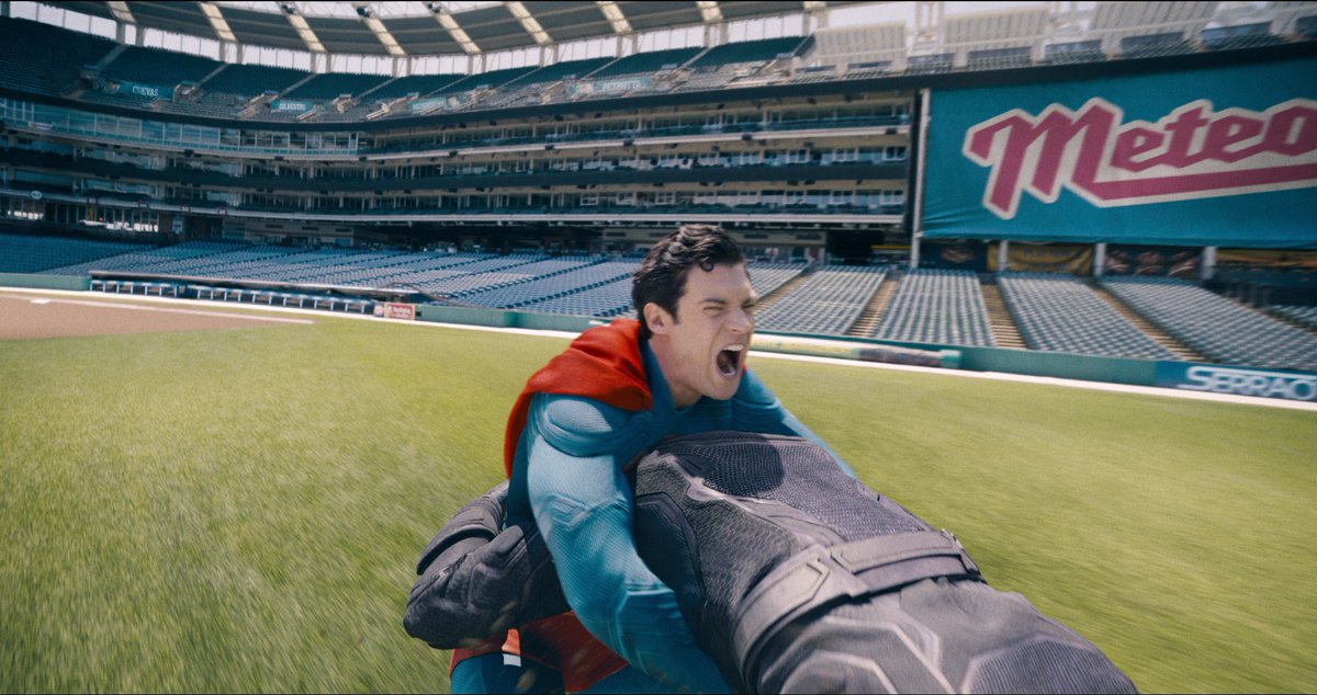 DCFilmNews's tweet image. James Gunn says there's a lot of darkness in #Superman:  

“This isn’t Superman dealing with hope and optimism in light times. He’s dealing with hope and optimism in very difficult, hard times, dark times. And that’s, that’s what the movie is.”

(via thescreenbrief.com/james-gunn-int…)