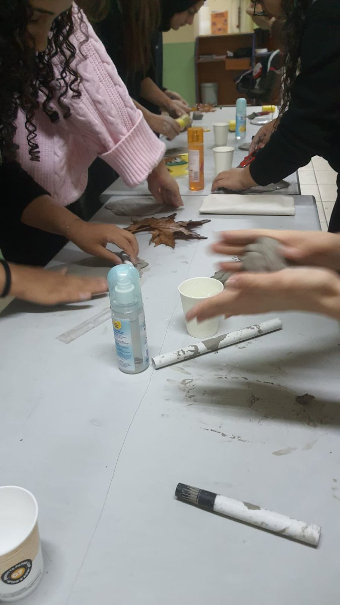 75Lisesi's tweet photo. “Sanata Dokunan Eller”
BİL-EN Programı Bugün öğretmen ve öğrencilerimiz, el becerilerini ve yaratıcılıklarını sergileyerek sanatsal çalışmalar gerçekleştirdi. Emeği geçen herkese teşekkürler. @sefikaygol @MustafaSamiAkyl @OsmKaymakamligi @osmanelimem https://t.co/J0dG8v61lS