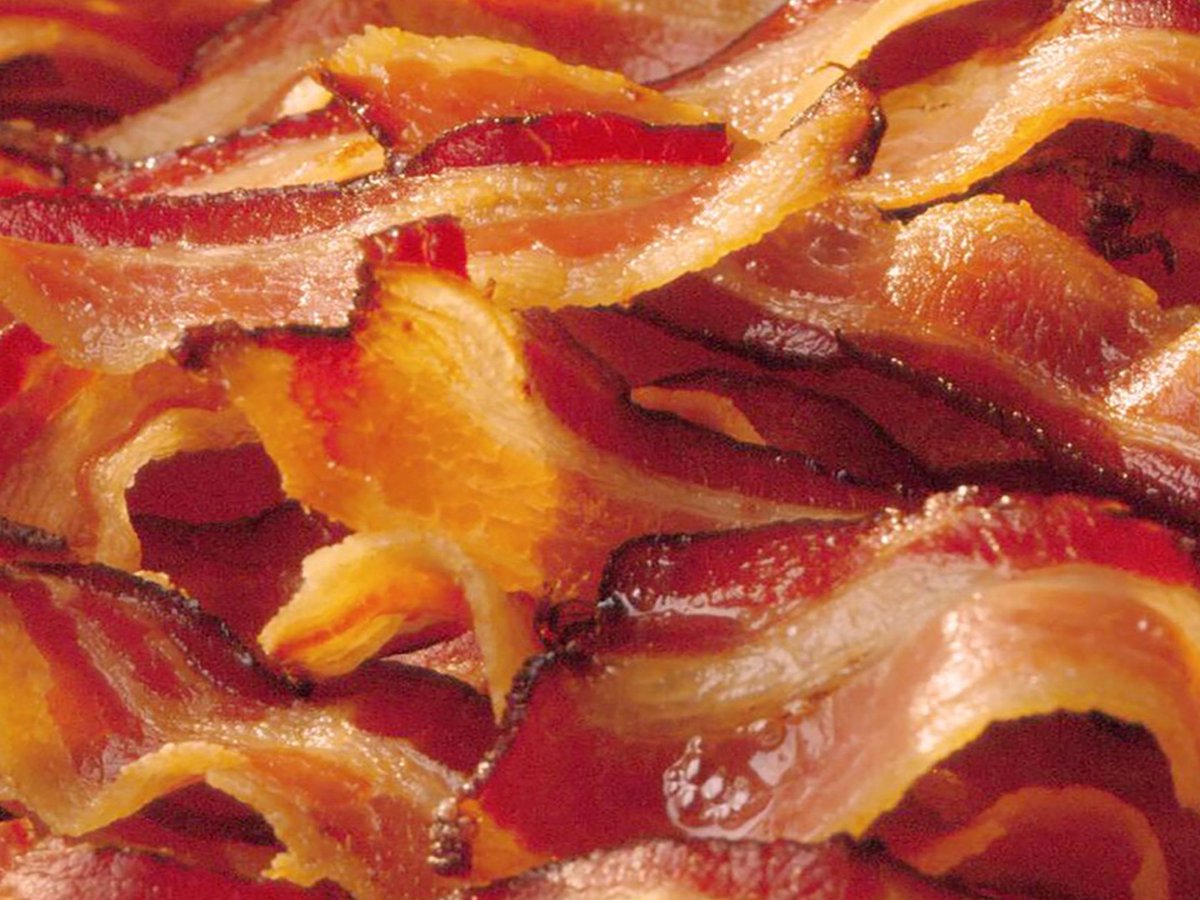 If all you want for the holidays is bacon, we agree. 🥓 Merry Crispness, and a happy new year.

#nationalporkboard #porkcheckoff #bacon