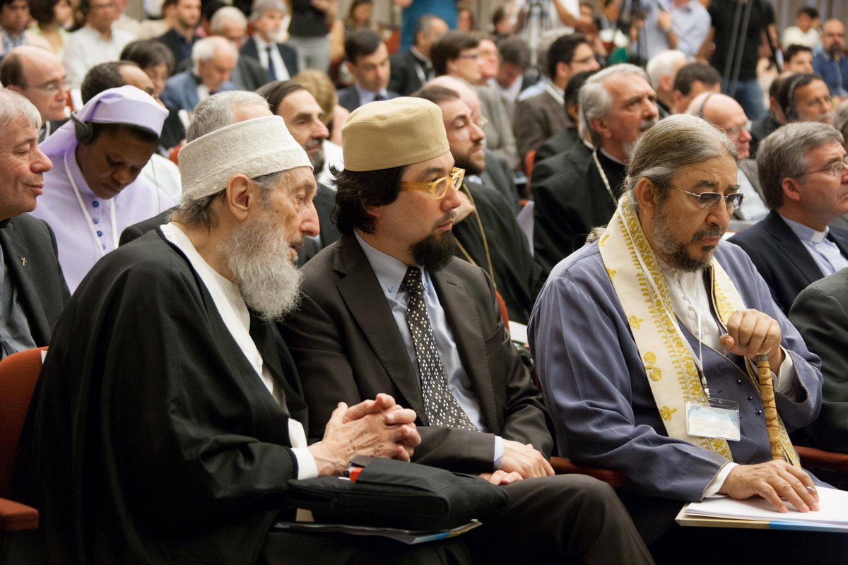 islam8563's tweet photo. Felice Pallavicini.
Dinler arası diyalog projesinin başındaki isim olan Yahya Pallavicini'nin babası. Avrupa'nın gerçek İslâm ile tanışmasına barikat olmak için İtalya'daki sufi ekolün başındaki isim. TRT dizilerindeki abdestsiz, namazsız şeyhlerin Romalı Piri. https://t.co/bZM6Ki0aYi