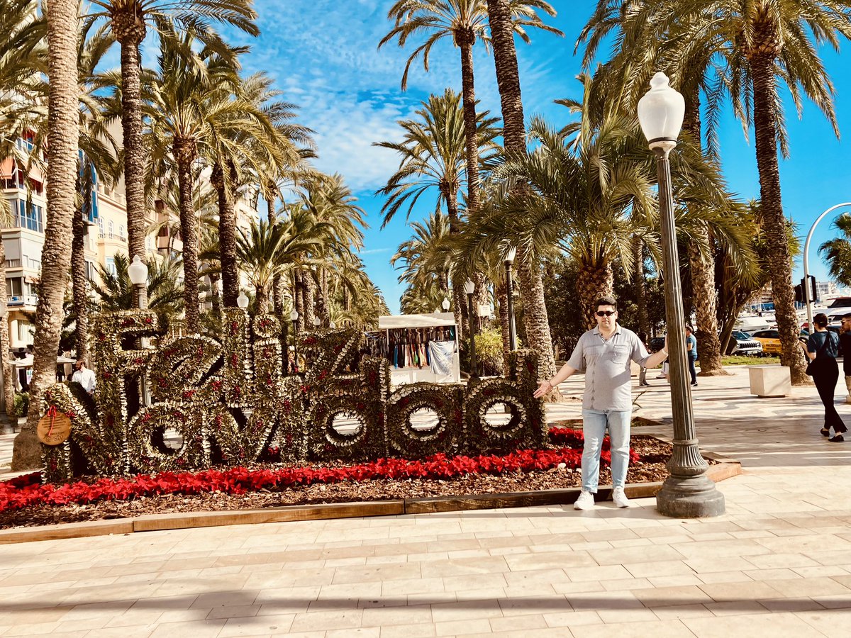 sprinterz's tweet image. Siltus Ziemassvētkus!