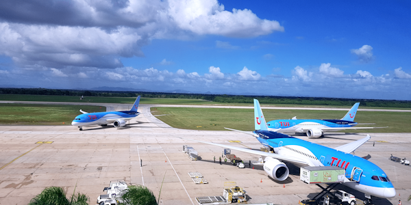 LaRomanaAirport's tweet photo. We feel very happy greeting all visitors arriving with #TUIAirways to #LaRomanaAirport serving #MarellaExplorer2 cruise ship's turnaround operation today! We wish all guests &amp; crew to have a memorable cruise by the #Caribbean! Thank You for choosing us as your Caribbean home! https://t.co/ukhFBJon0S