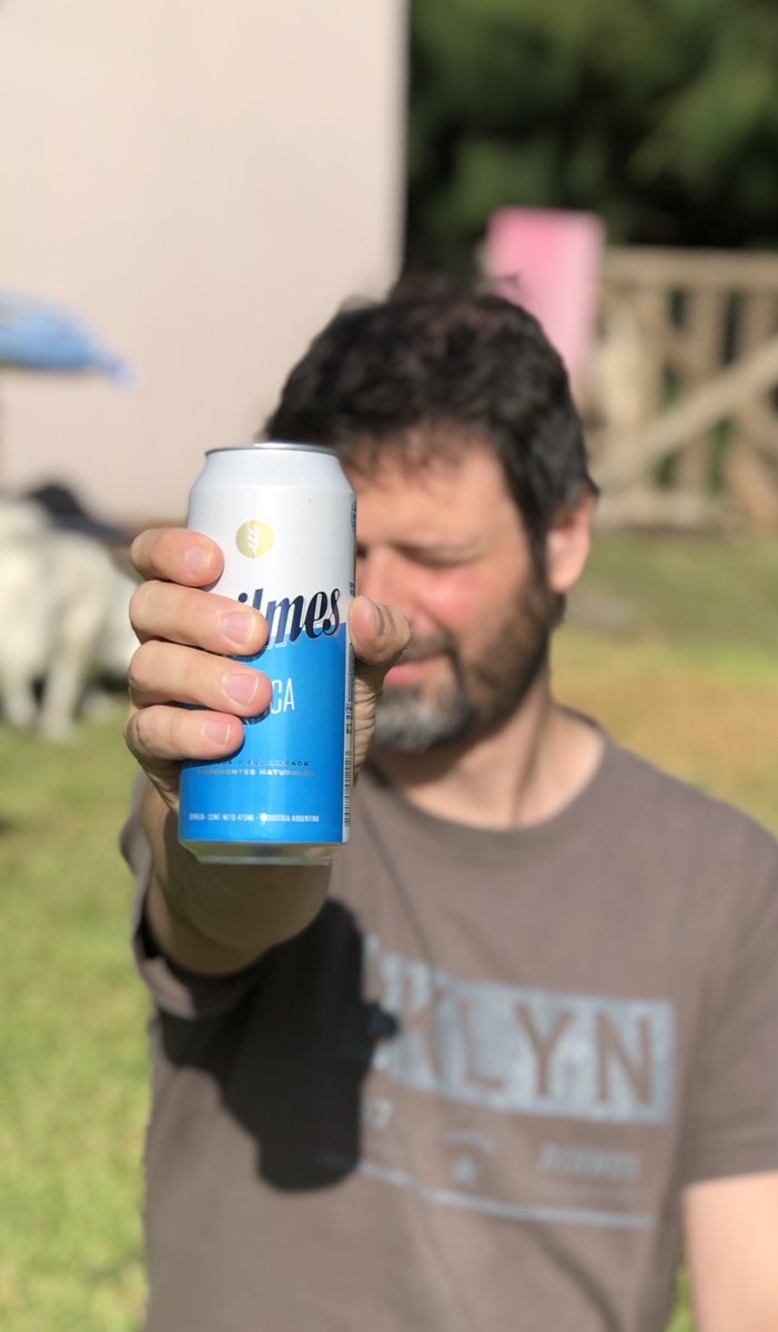 leocadesign's tweet photo. Esta noche se brinda con las cervezas que me mandaron de @Corazondef1 🍺
#Colapinto #Colapinta @Quilmes_Cerveza #Argentina https://t.co/JrFowVPpI8