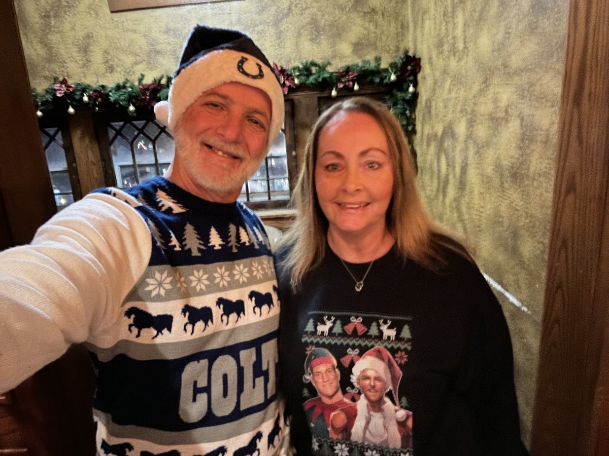 RickStevens63's tweet photo. Itβs a given that Iβll go overboard on Christmas. Always spend waaay too much money, but #TheBossOfMe deserves it. After all, she does have to put up with me the entire year. https://t.co/nCgS91FVE0