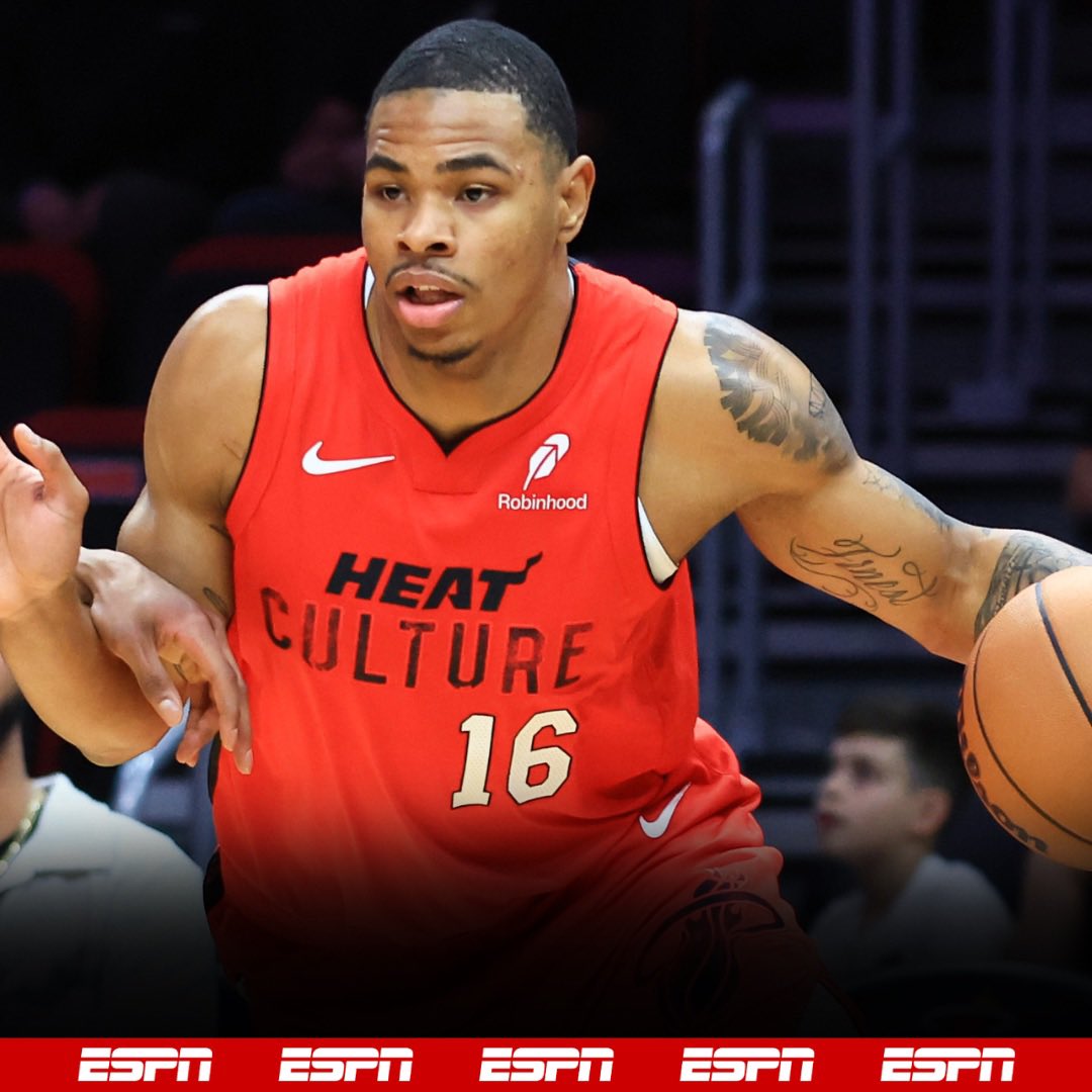 MiloxWorld's tweet image. 🏀 Exciting news for the Miami Heat! They've signed standout G League player Keshad Johnson to a two-year NBA contract. Johnson averaged 21.2 points &amp;amp; 8.3 rebounds this season. Can’t wait to see him shine on the court! #NBA #MiamiHeat #KeshadJohnson