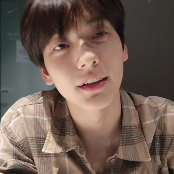 junonsaturns's tweet photo. if it depends on s00b1n, every night he takes a fangirl to his bed, the smartest ones usually rip off the condom in the middle of the fuck https://t.co/AOFJtmWasM