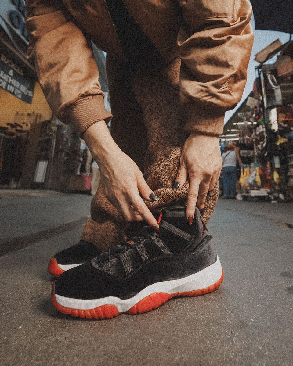 SOLELINKS's tweet image. Ad: Sizes 6-11.5 available
Women's Air Jordan 11 'Bred Velvet'
=&amp;gt; bit.ly/4goQYaX