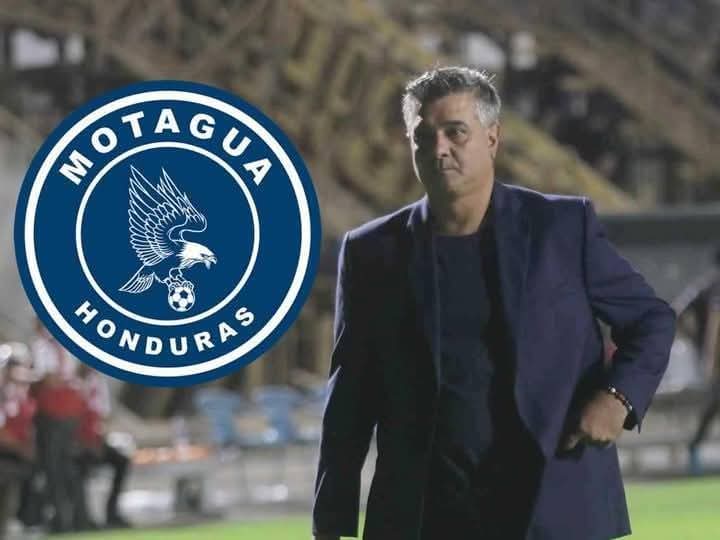 Rvlpizzero's tweet photo. Una de las mejores decisiones que tomó nuestro presidente @EduardoAtala1 fue el retorno a casa del verdugo de los blancos nuestro técnico @DiegoMartinV1 un verdadero @LOKOXMOTAGUA que ama al @MOTAGUAcom gracias presi y esta copa la celebramos todos juntos como una sola familia https://t.co/FTknff4bNb