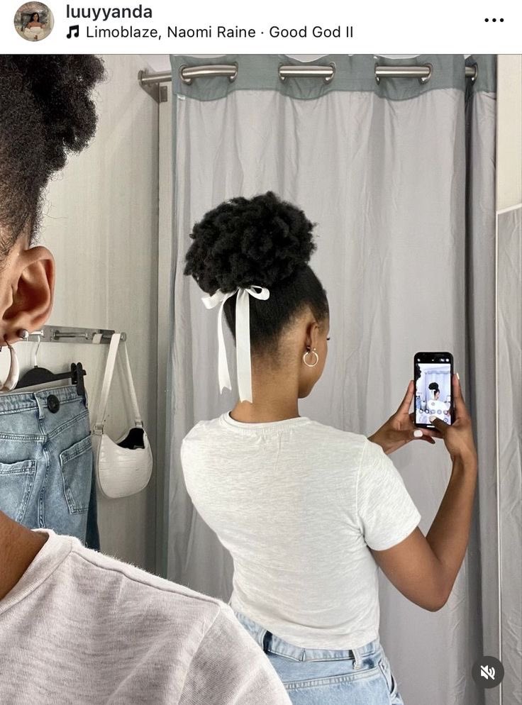 Chiivie_'s tweet photo. “White girls just get to wake up and throw their hair in a bun or ponytail! It’s not fair!😭”
You can literally do the same thing https://t.co/61Jo9ahkgY