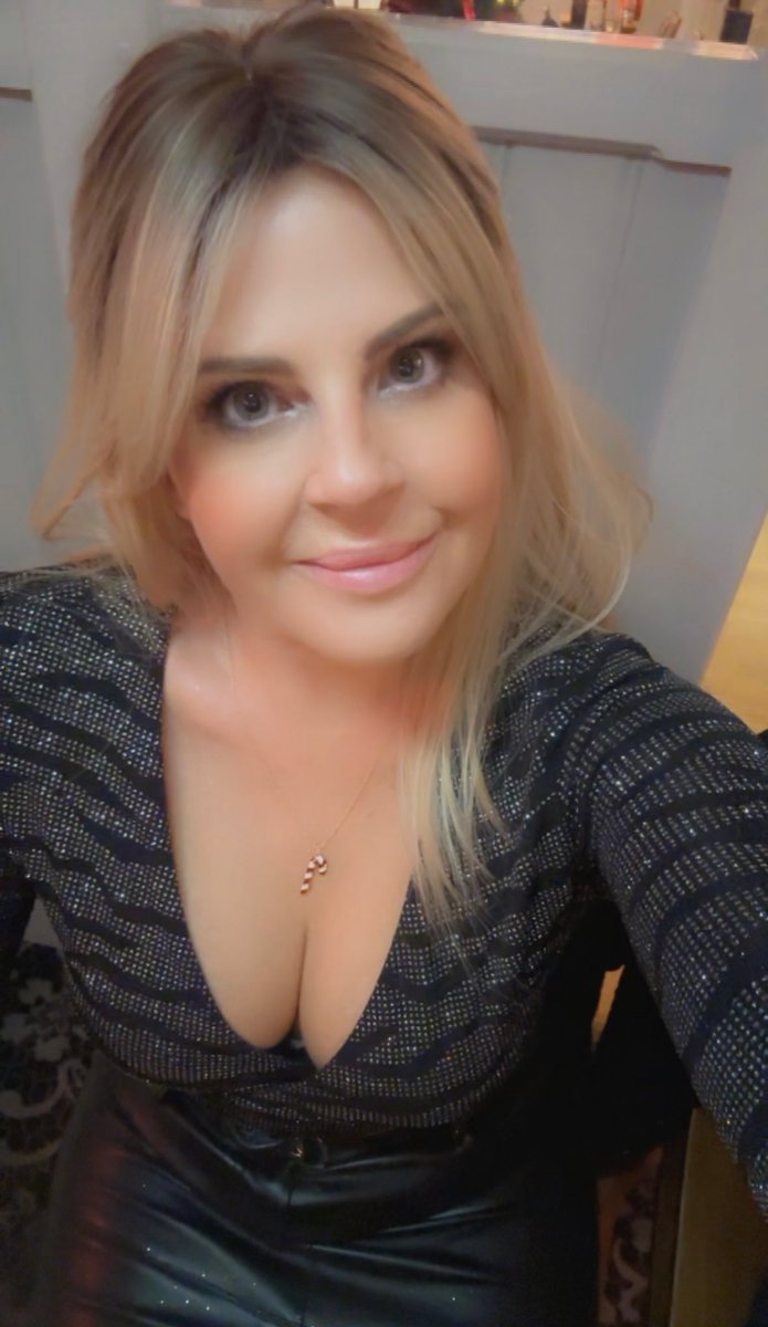 Christmas Eve drinks 🥂 Cheers!