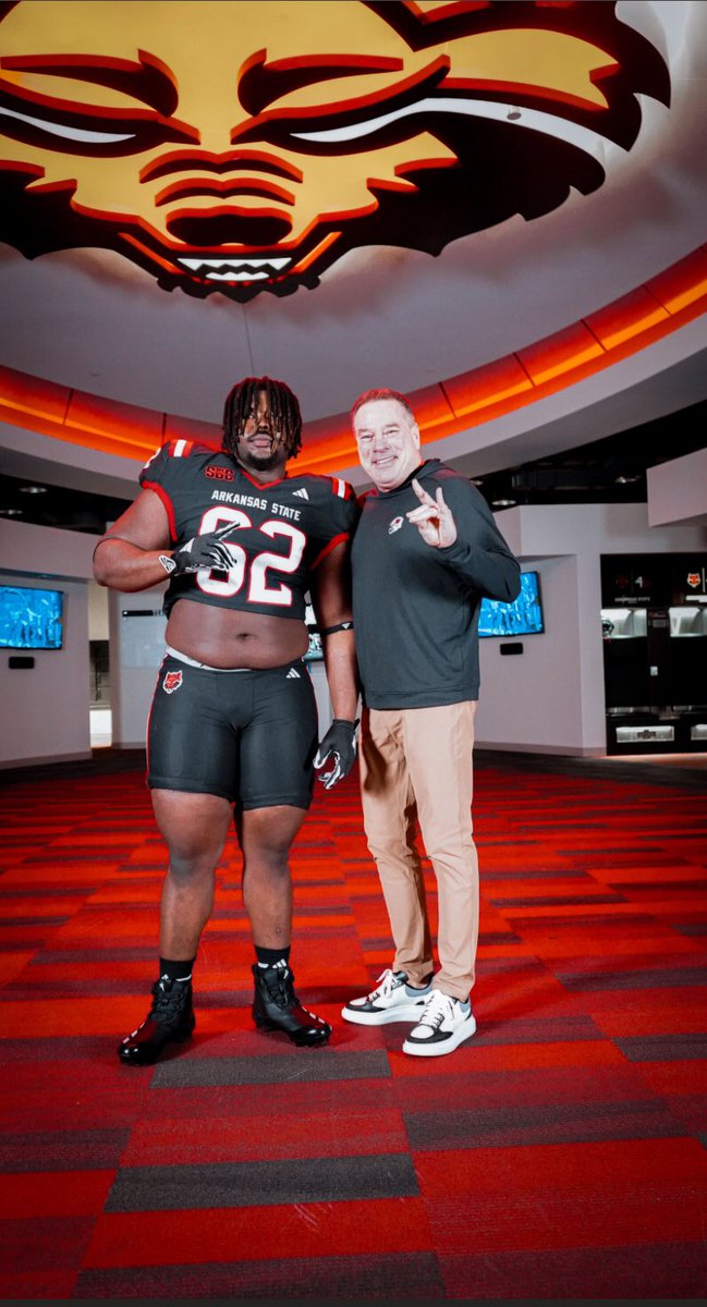 OV pictures from Arkansas <a href="/CoachButchJones/">Butch Jones</a>