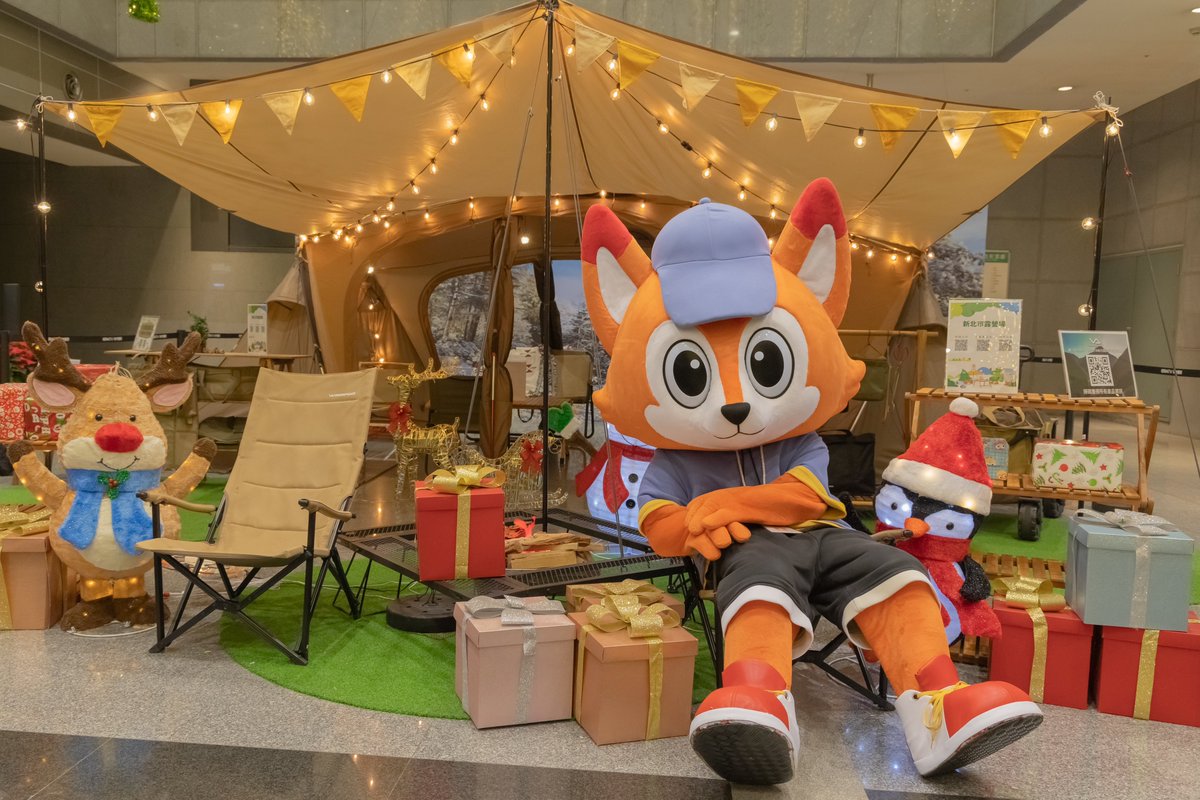 聖誕節快樂！希望大家都能在這美好的日子裡，感受到滿滿的幸福喔！🦊✨🎄🎁

メリークリスマス！皆さんがこの素敵な日を幸せに溢れて楽しい時間を過ごされますように！🦊✨🎄🎁

Merry Christmas! I hope everyone experiences an abundance of joy on this wonderful day! 🦊✨🎄🎁

📸: