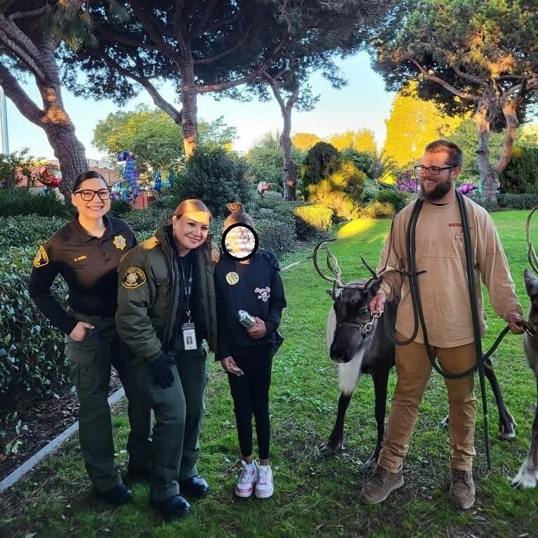 SDCPOA's tweet image. It’s beginning to look a lot like Christmas in San Diego thanks to @STAR_PAL and @SDProbation co-hosted 2024 @sdswac!

#ShopWithACop #HappyHolidays #SanDiegoCountyProbation #SDCPOA