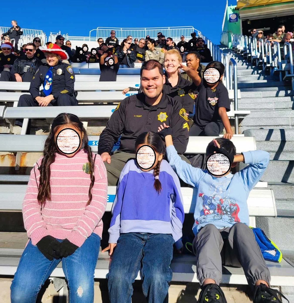 SDCPOA's tweet image. It’s beginning to look a lot like Christmas in San Diego thanks to @STAR_PAL and @SDProbation co-hosted 2024 @sdswac!

#ShopWithACop #HappyHolidays #SanDiegoCountyProbation #SDCPOA