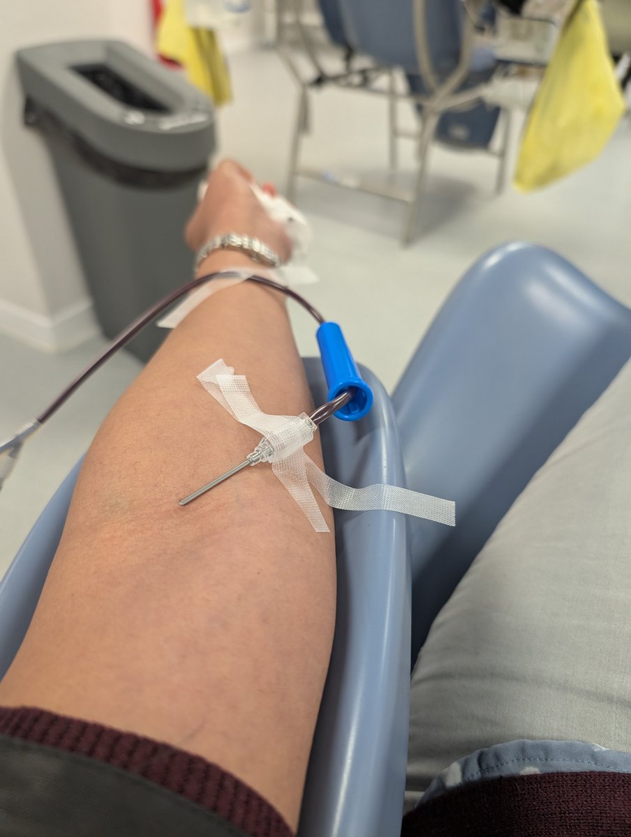 Squeezing in a Christmas donation since Santa said it's the best gift one can give! Every donation counts, donate if you can.
Thank you Chloe and the team at <a href="/GiveBloodNHS/">Give Blood NHS 🩸🩹</a> Leeds ❤️
Merry Christmas, everyone!🎄