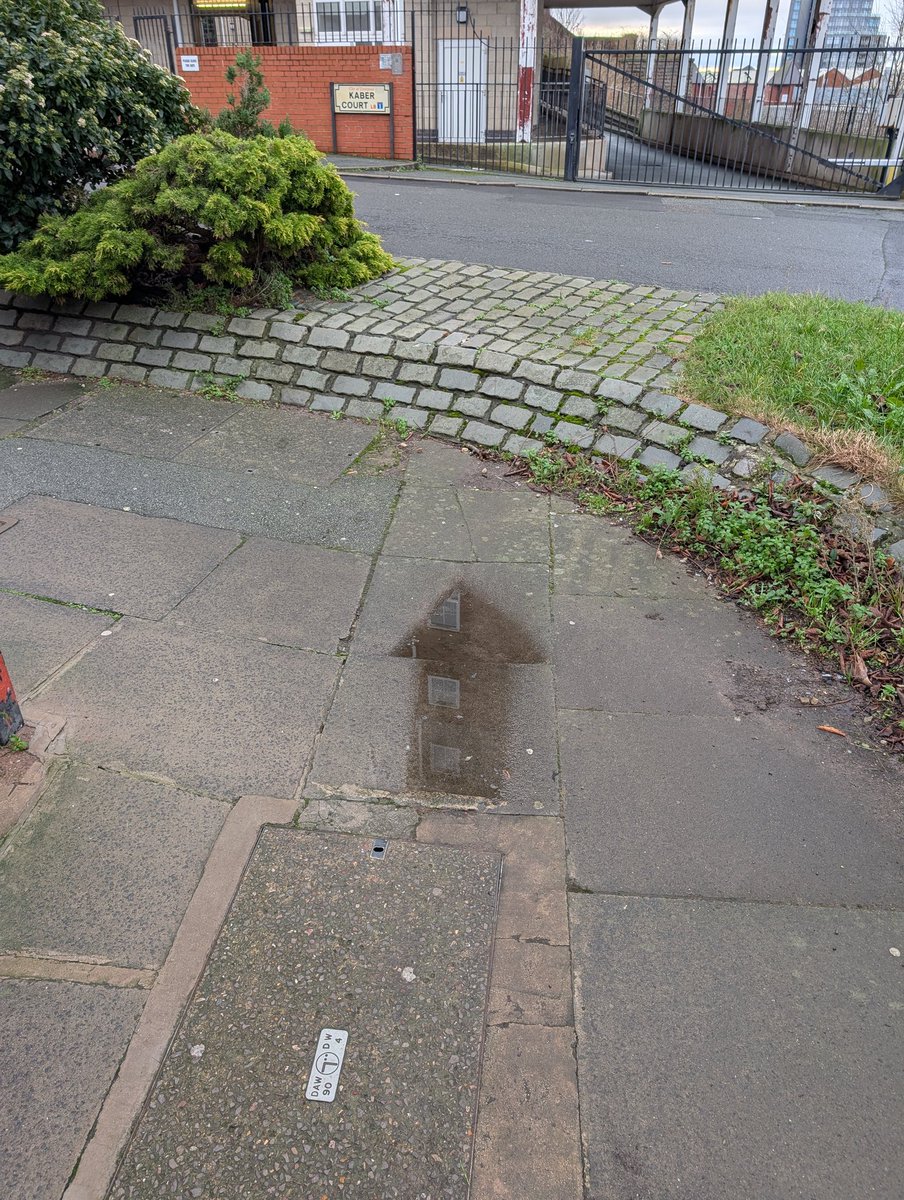 Myk_Osborne's tweet photo. I reckon if I come back here at the right time then someone is gonna have a quest for me https://t.co/tpMcnBzLDo