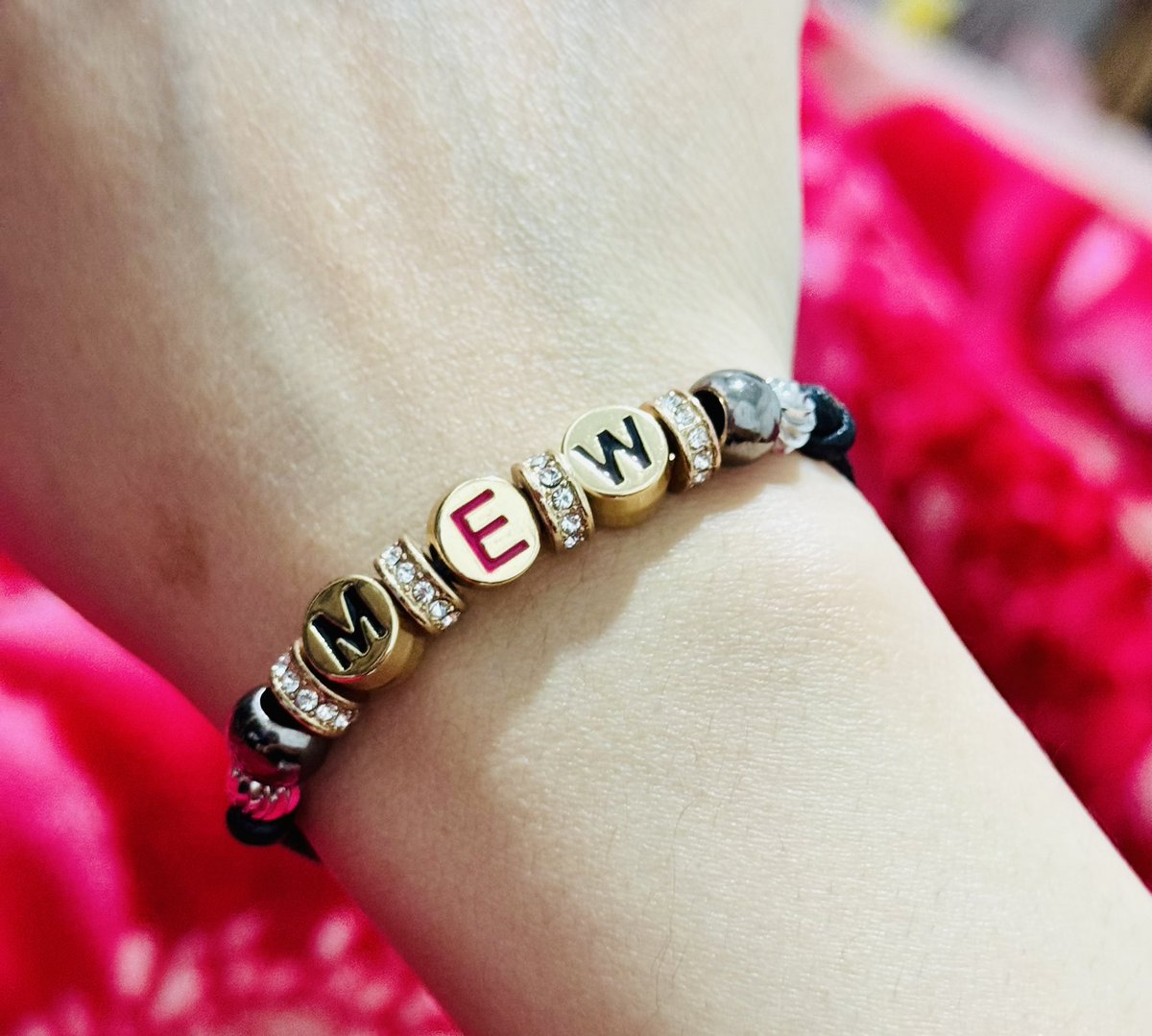 NEMOMEW's tweet photo. Cảm ơn P’Mew đã tặng cho em rất nhiều Mewlions tốt bụng, giúp em có thêm nhiều trải nghiệm mới thay đổi bản thân 🩷🩷
Đu đúng idol chúng ta sẽ thấy bản thân phát triển theo hướng tích cực nhiều như thế nào 😚😚

@MSuppasit #MewSuppasit #มิวศุภศิษฏ์ https://t.co/vDea4DiNnO