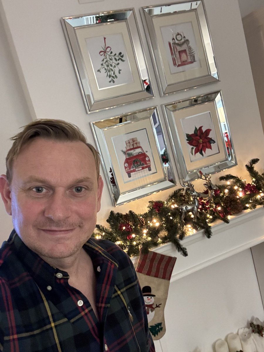 Niech tegoroczne Święta będą opowieścią i historią dokładnie taką, jakiej chcecie i jakiej potrzebujecie Wesołych Świąt 🎁🎄🎅🏻