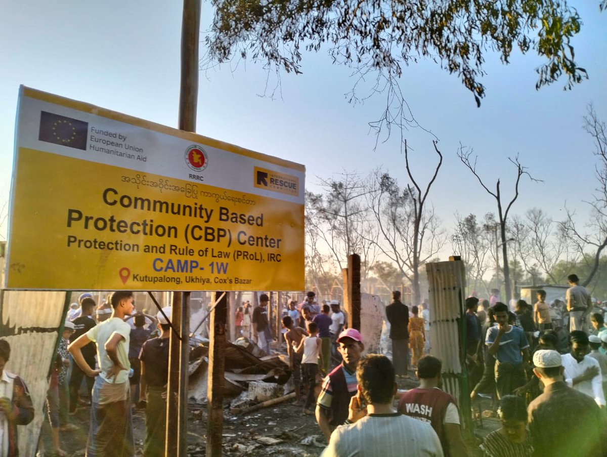 hasina_rahman's tweet photo. 🚨 Another fire in Rohingya Refugee camps : A major fire has destroyed shelters and an IRC facility, leaving thousands without essential services. Refugees, volunteers, and fire service are on the site to extinguish the fire. IRC team are on the ground, ready to respond. https://t.co/cnj5o5UdMA