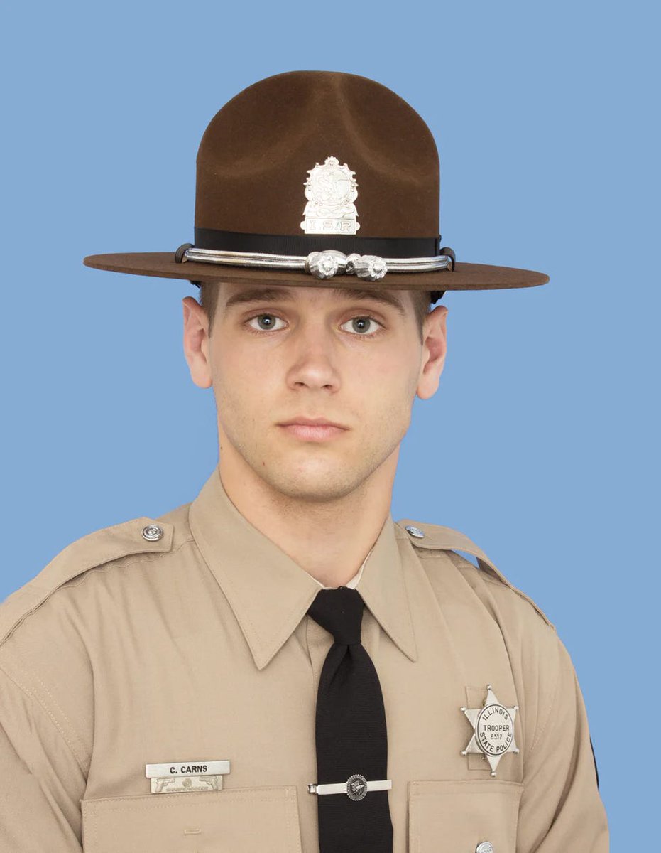 BrandonCopicWx's tweet image. Last Night, Trooper Clay Carns from the @ILStatePolice lost his life when he was struck by a vehicle while removing debris from the roadway. He leaves behind a wife and 2 kids right before Christmas. Please pray for Trooper Carns and his family. Rest in Peace Brother.