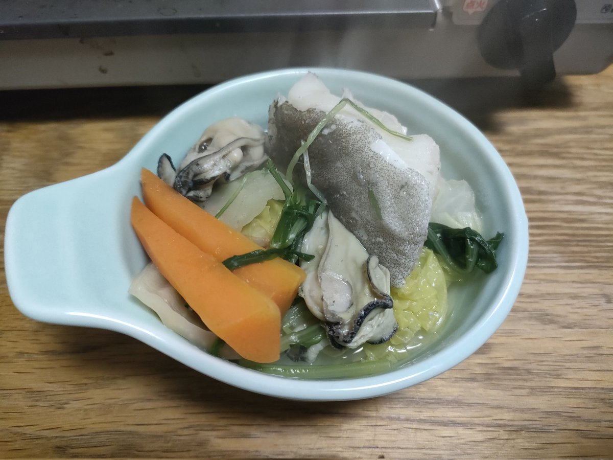 kkg1027's tweet photo. 寄せ鍋を作った！ https://t.co/OLFrxM1uIO