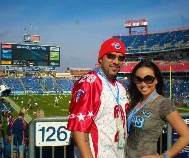 smaxdaddy's tweet photo. Happy Birthday to my love!! Blessed to spend 25 of these days with you! Especially this one 15yrs ago. 😁🤙🏽❤️ #LPfield #TITANUP #titans @MrsHawaiiUS2011 https://t.co/9JDFewbFwi